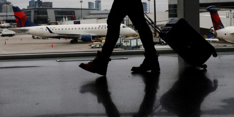 Avrupa'da havalimanlarında kriz: Personel eksikliği ve aşırı yoğunluk sürüyor