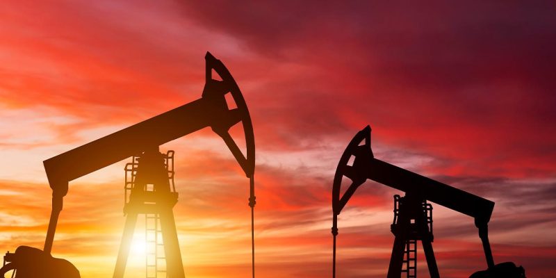 Brent petrolün varili uluslararası piyasalarda 100,98 dolardan işlem görüyor.