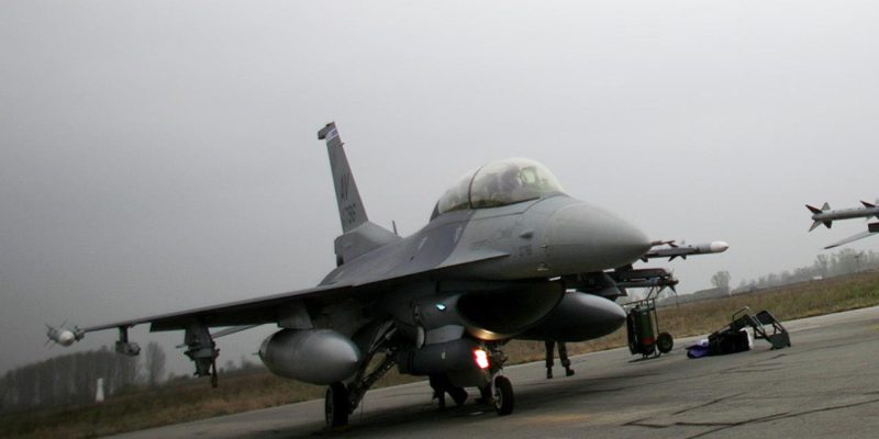 Bulgaristan, ABD'den alacağı F-16'ların sayısını artırdı