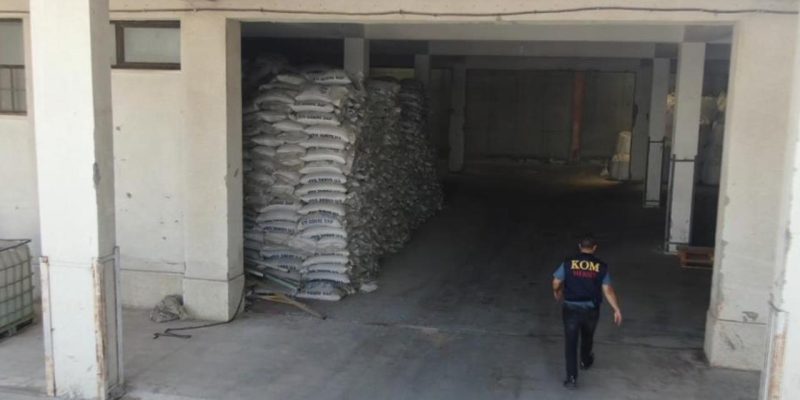 Mersin'de 7,5 ton kaçak gübre ele geçirildi