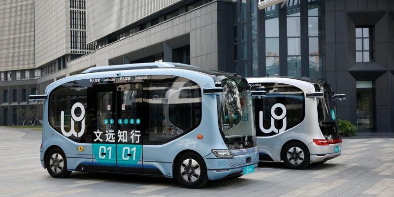 Çin'de sürücüsüz otobüsler test sürüşüne başladı