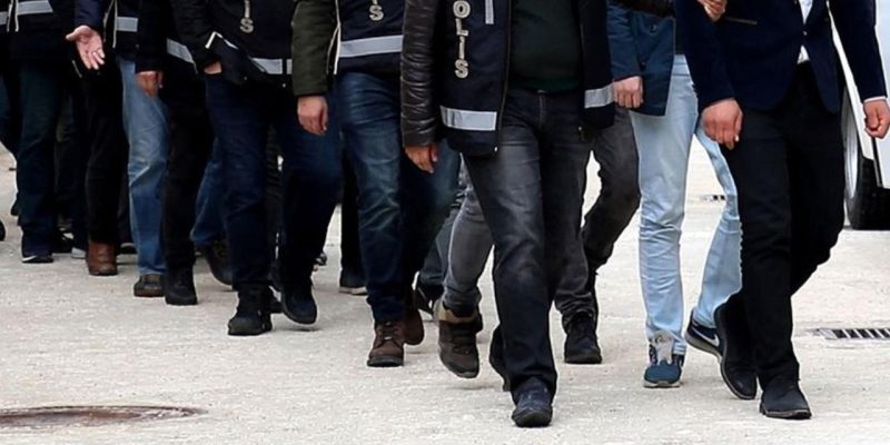 İstanbul'da FETÖ operasyonu: 9 gözaltı