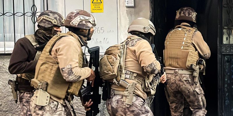 Mersin'de terör operasyonu: 15 gözaltı kararı