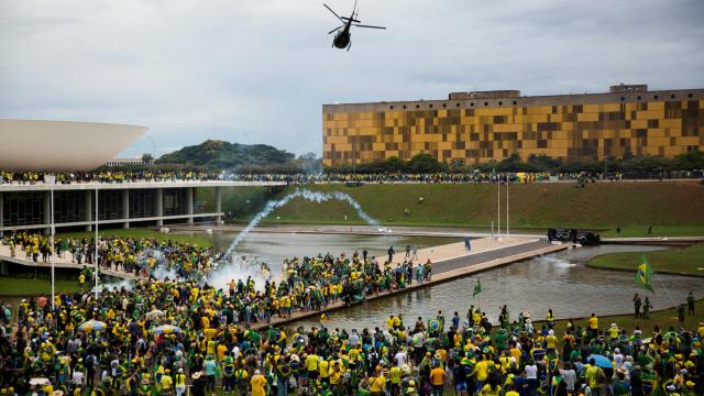 Brezilya’da Yüksek Mahkeme, Brasilia Federal Valisini 90 günlüğüne görevden aldı